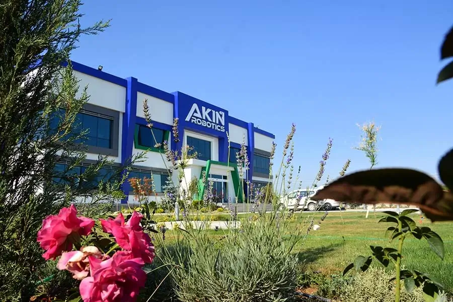 3 Ilk Robot Fabrikasi