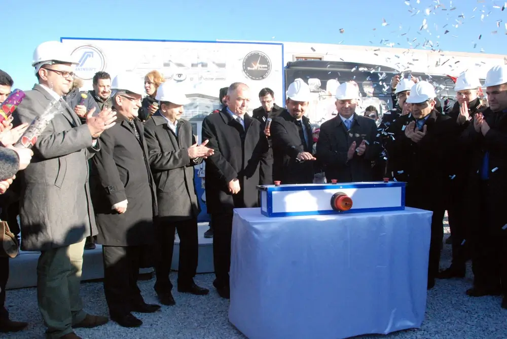 Dr Ozgur Akin Akinrobotics Ilk Insansi Robot Fabrikasi Temel Atma Toreni 043