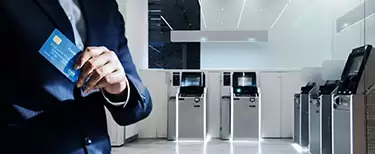 UV-C Sterilizasyon Robotu Bankalarda